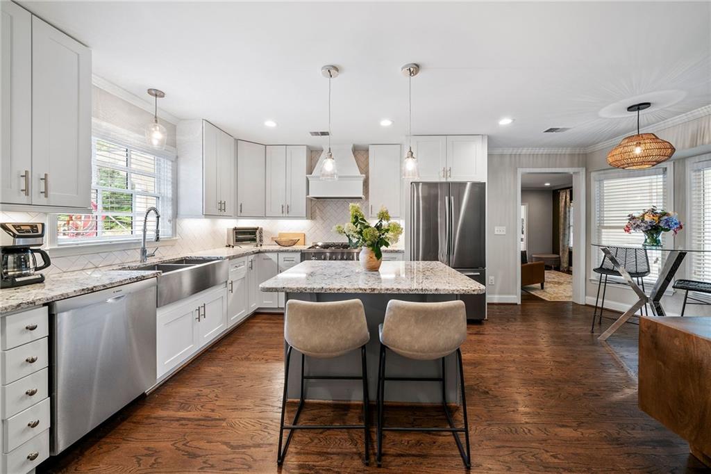 210 W Spalding Drive