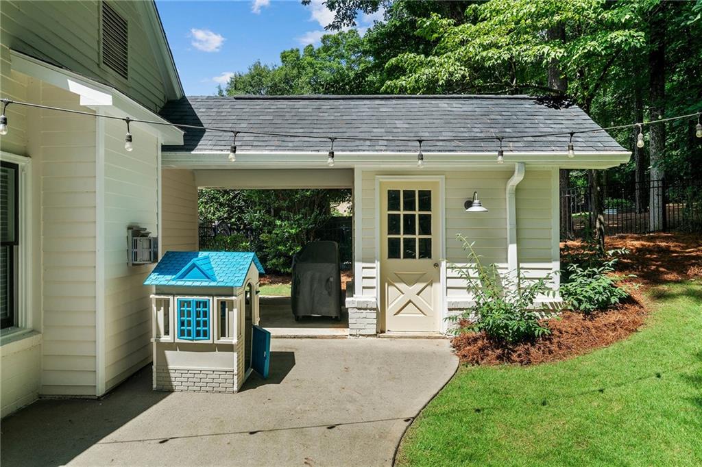 210 W Spalding Drive