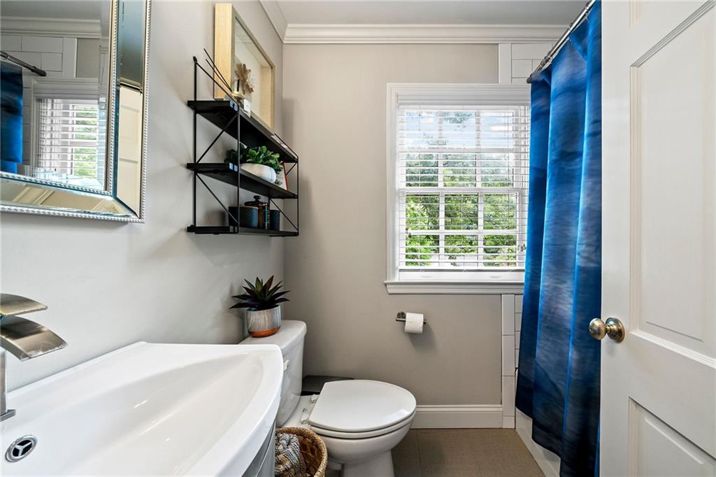 210 W Spalding Drive