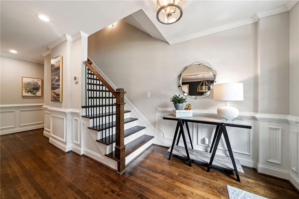 210 W Spalding Drive