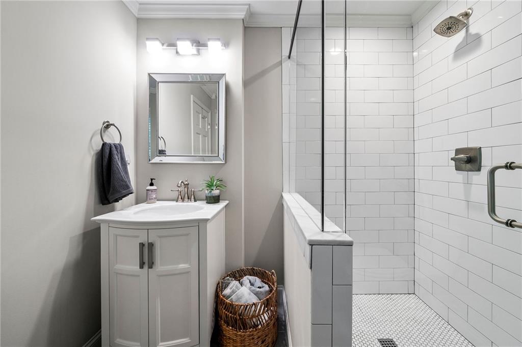 210 W Spalding Drive