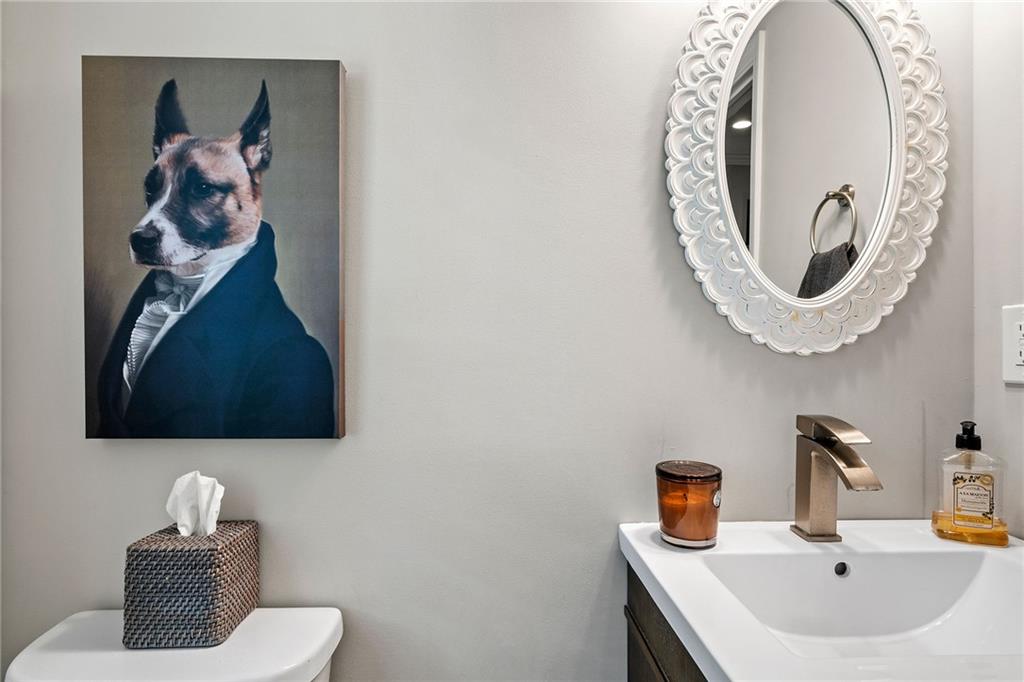 210 W Spalding Drive