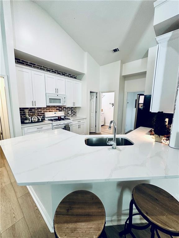 8002 Ashwell Court
