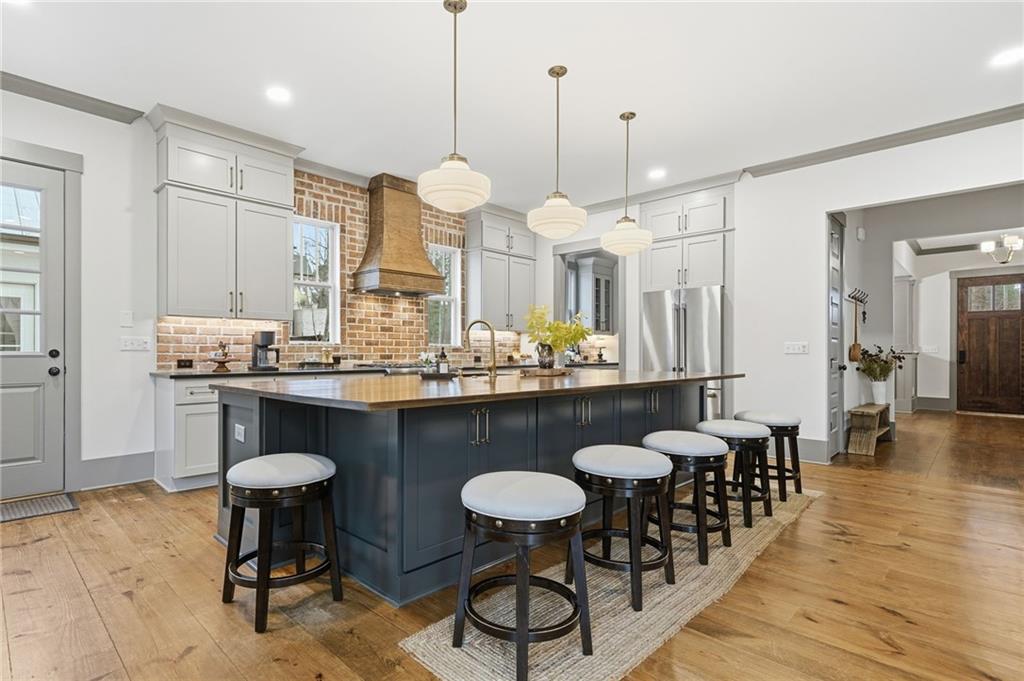 881 Arnold Mill Road