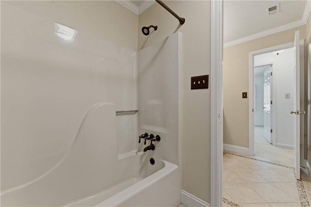 1911 Leonidas Trail NW