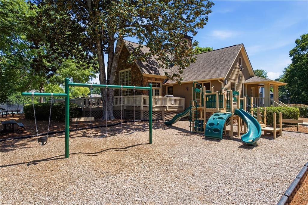 1911 Leonidas Trail NW