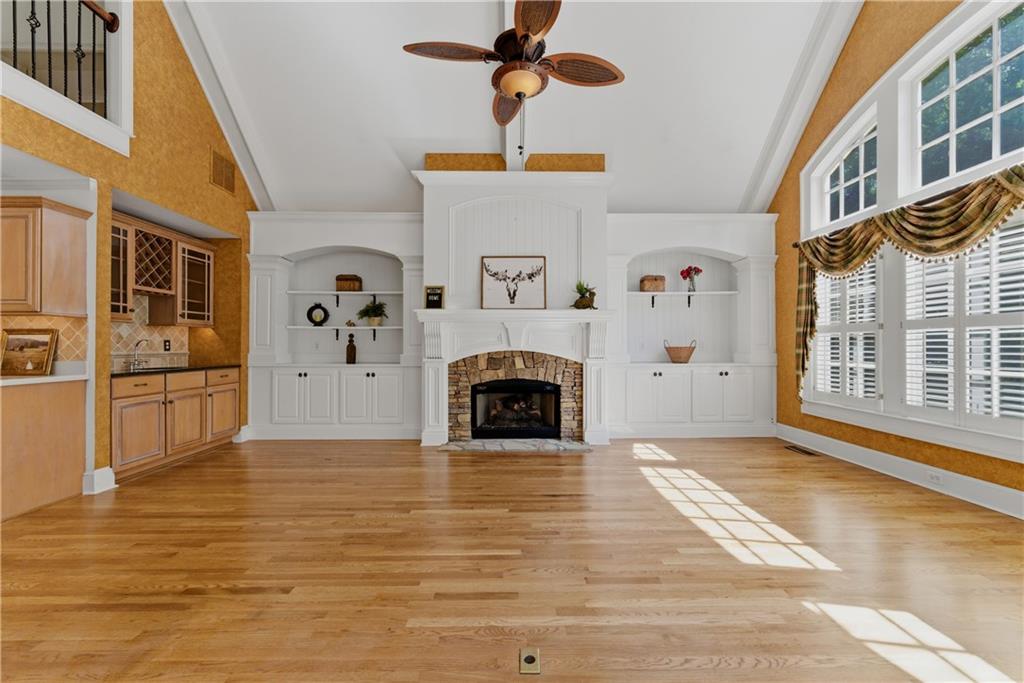 1911 Leonidas Trail NW