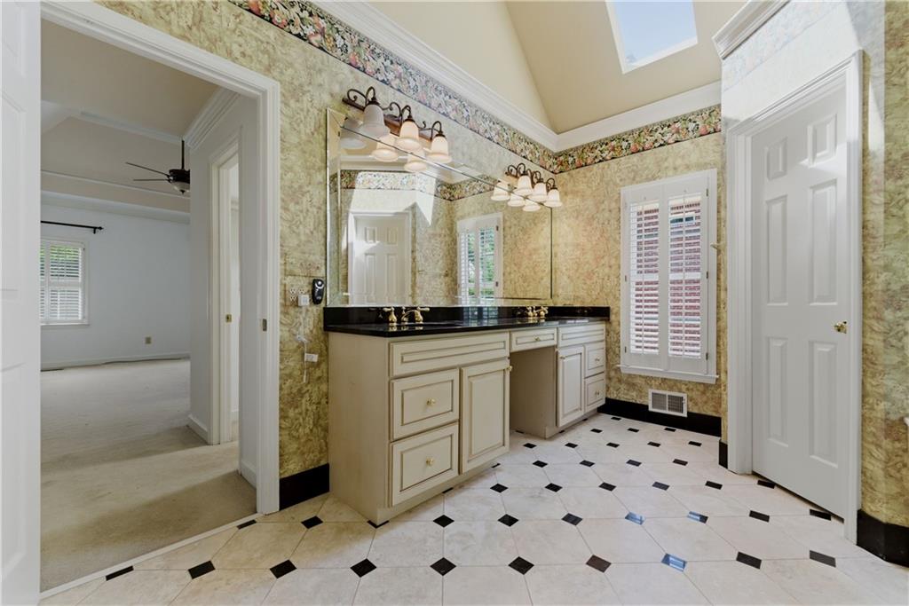 1911 Leonidas Trail NW