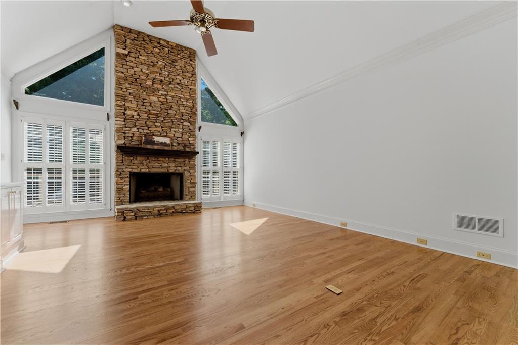 1911 Leonidas Trail NW