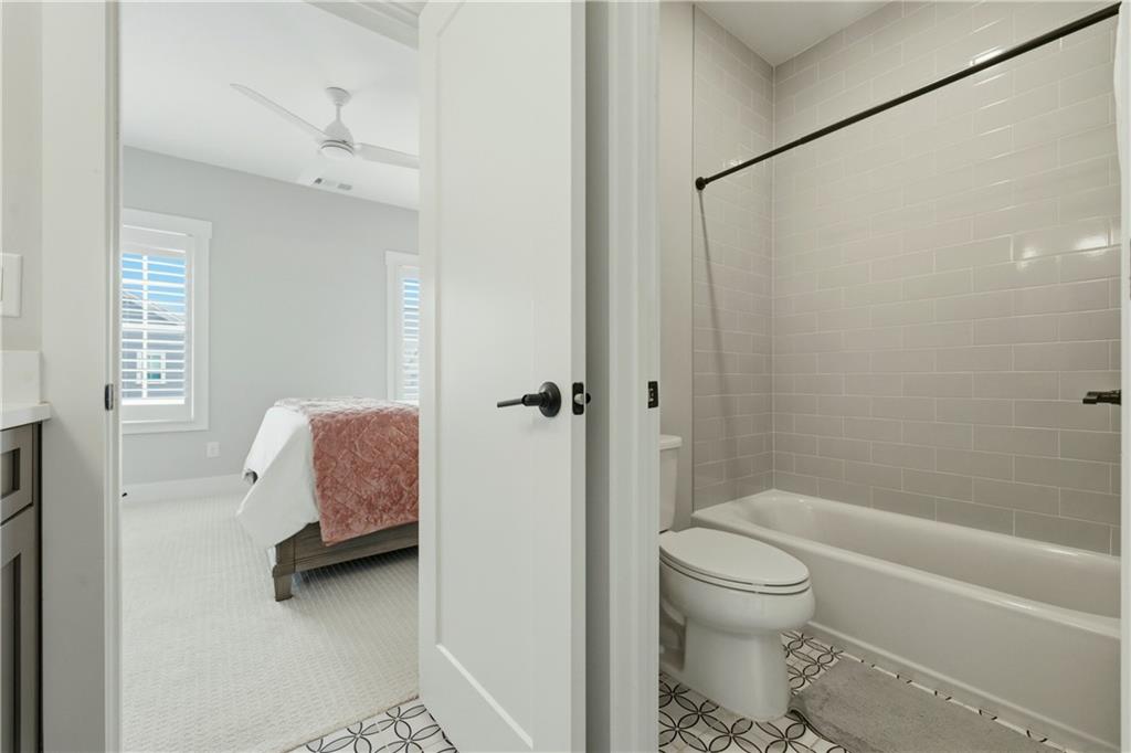559 S Club Drive