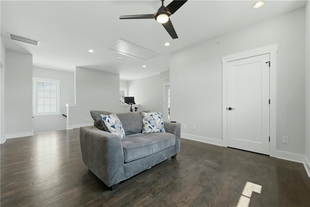 559 S Club Drive