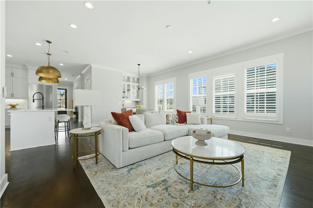 559 S Club Drive
