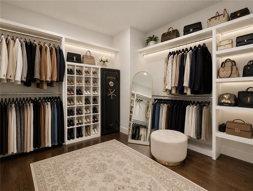 559 S Club Drive