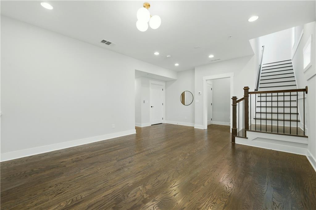 559 S Club Drive