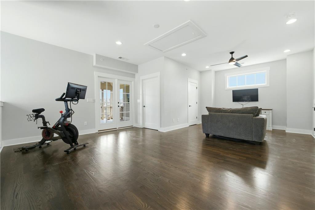 559 S Club Drive