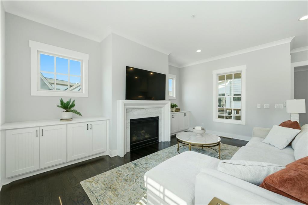 559 S Club Drive