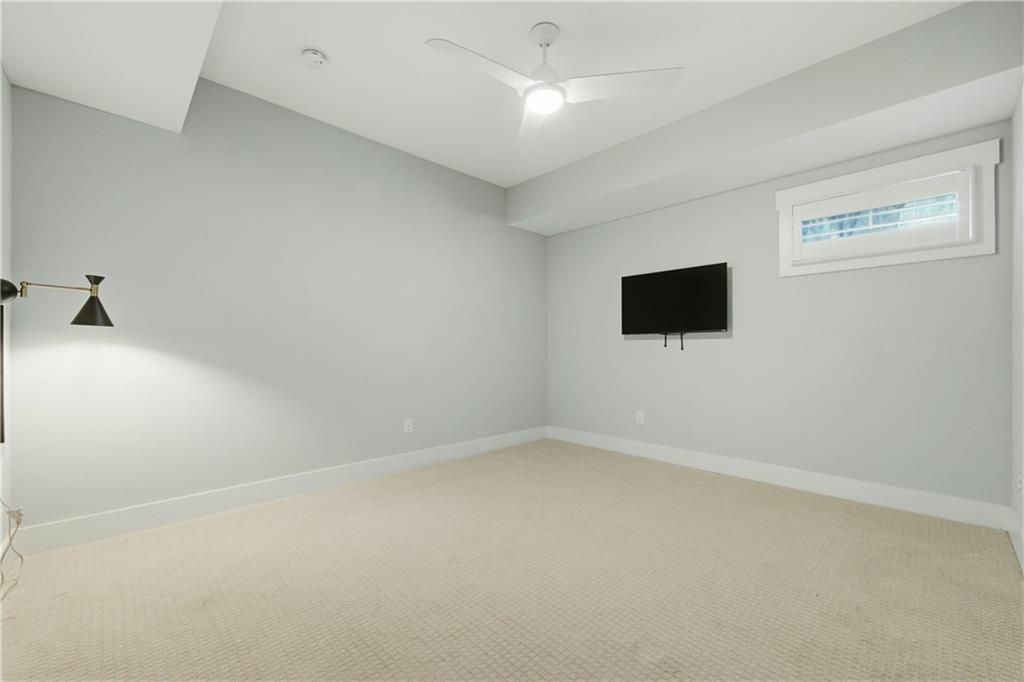 559 S Club Drive