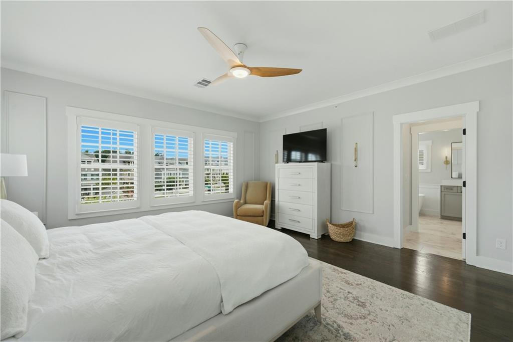559 S Club Drive