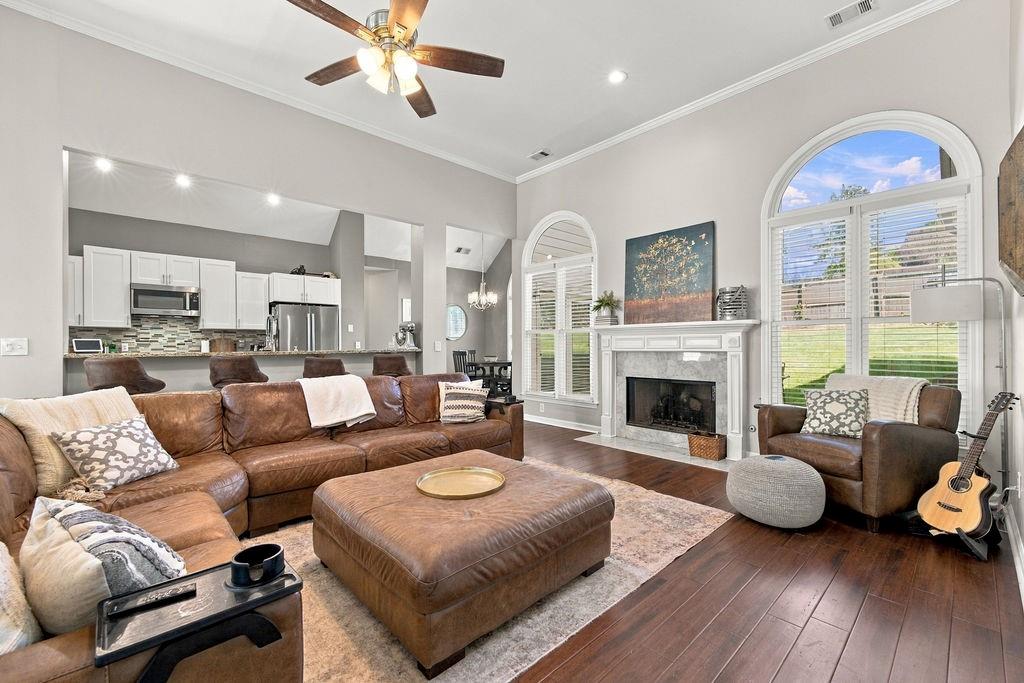 1028 Legacy Walk