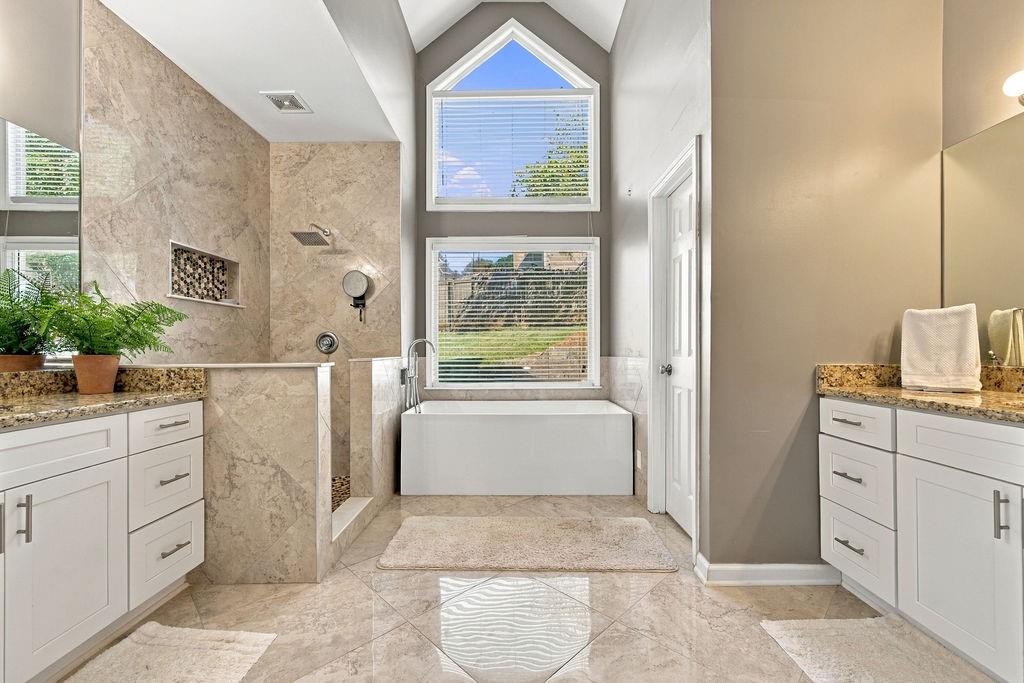 1028 Legacy Walk