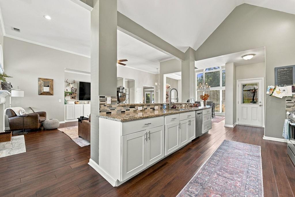 1028 Legacy Walk
