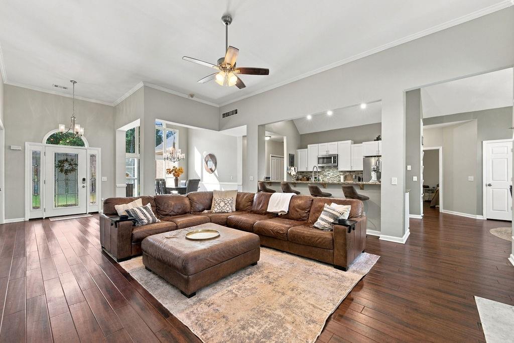 1028 Legacy Walk