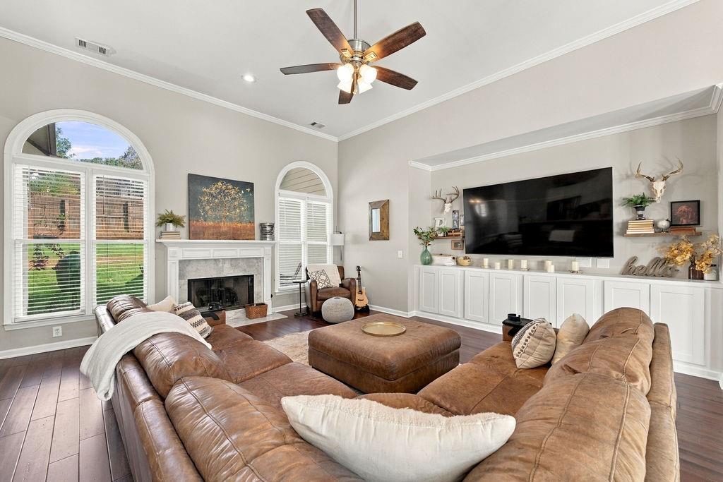 1028 Legacy Walk