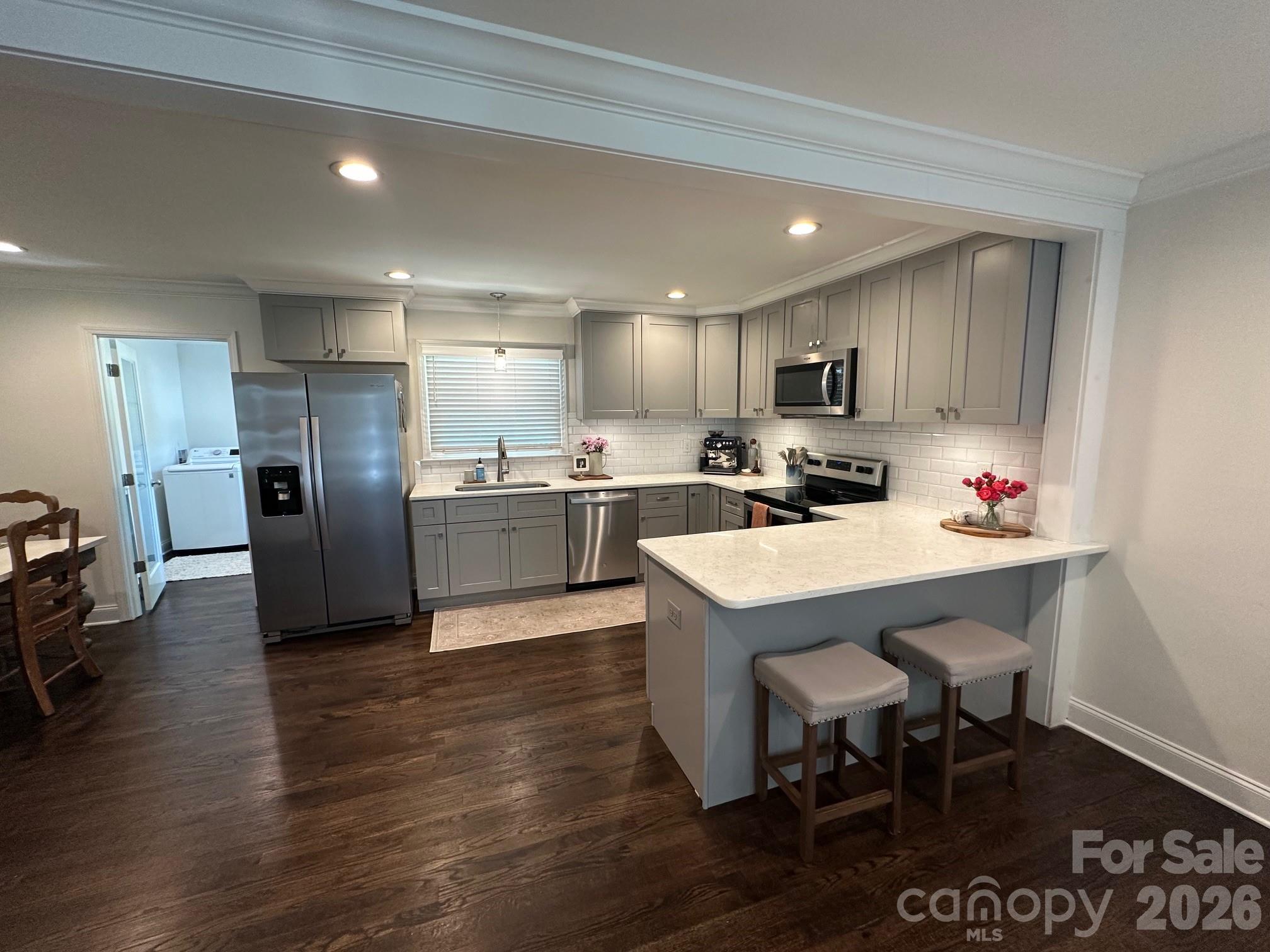 3821 Dunwoody Drive