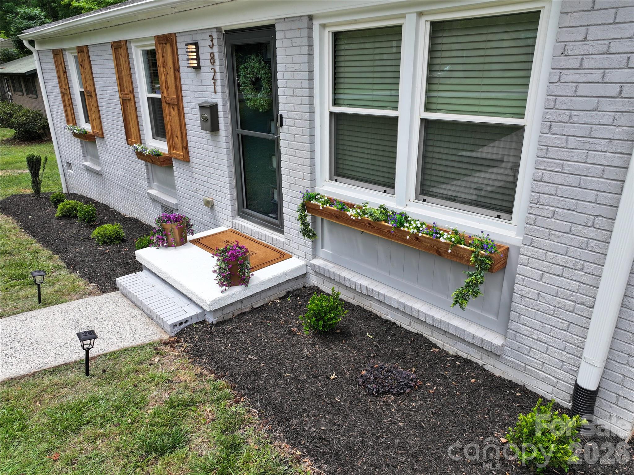 3821 Dunwoody Drive