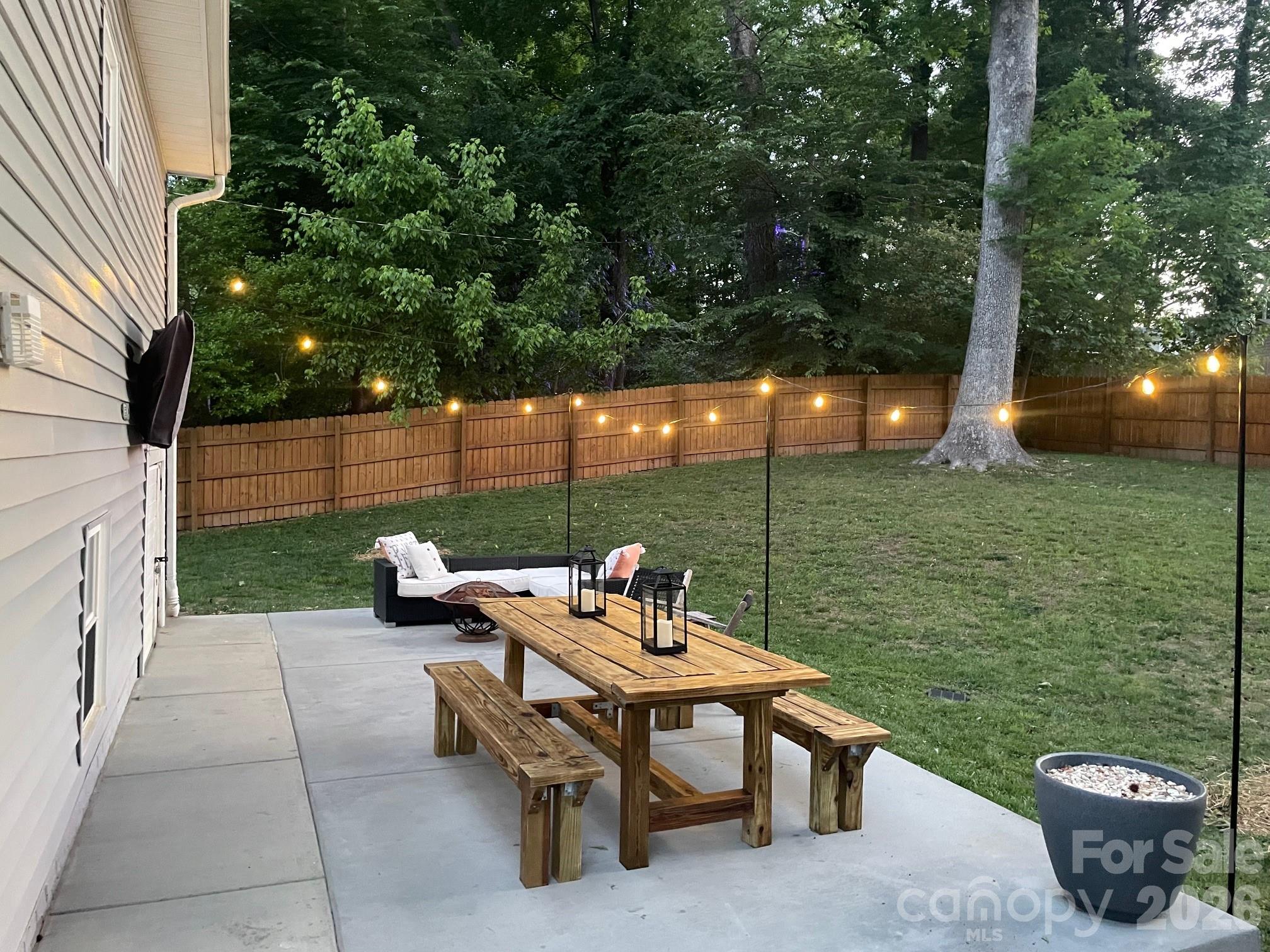 3821 Dunwoody Drive