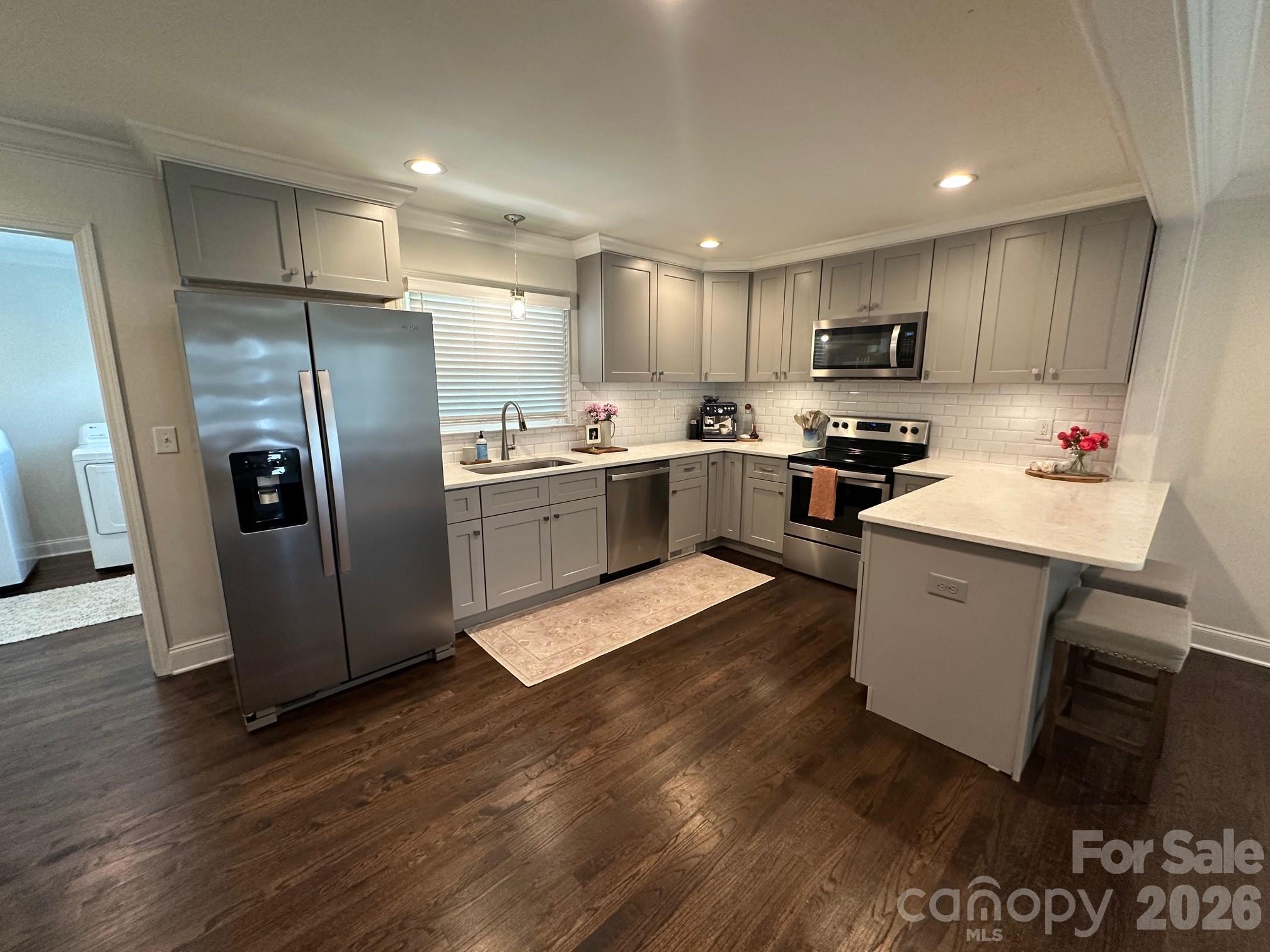 3821 Dunwoody Drive
