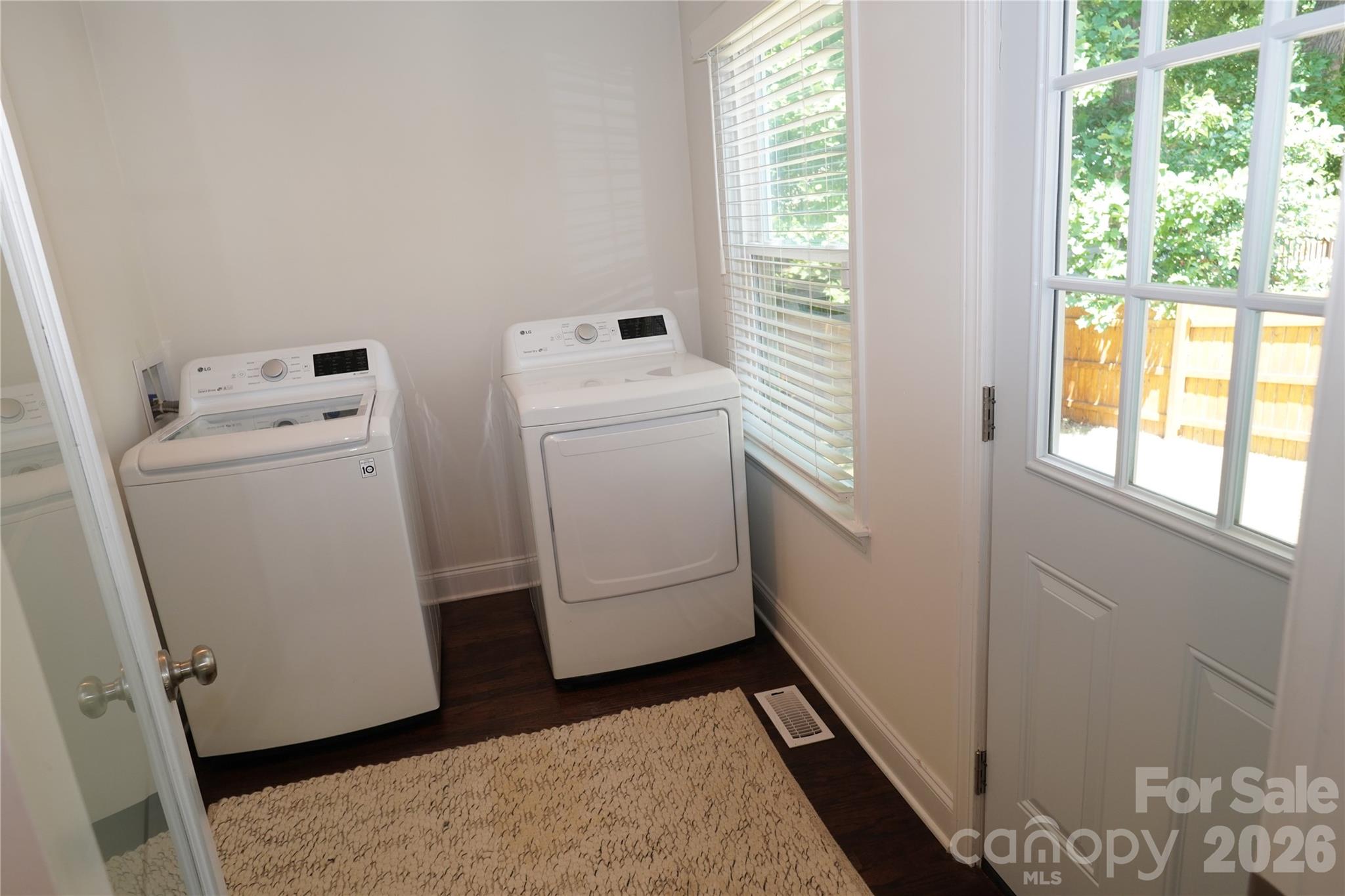 3821 Dunwoody Drive