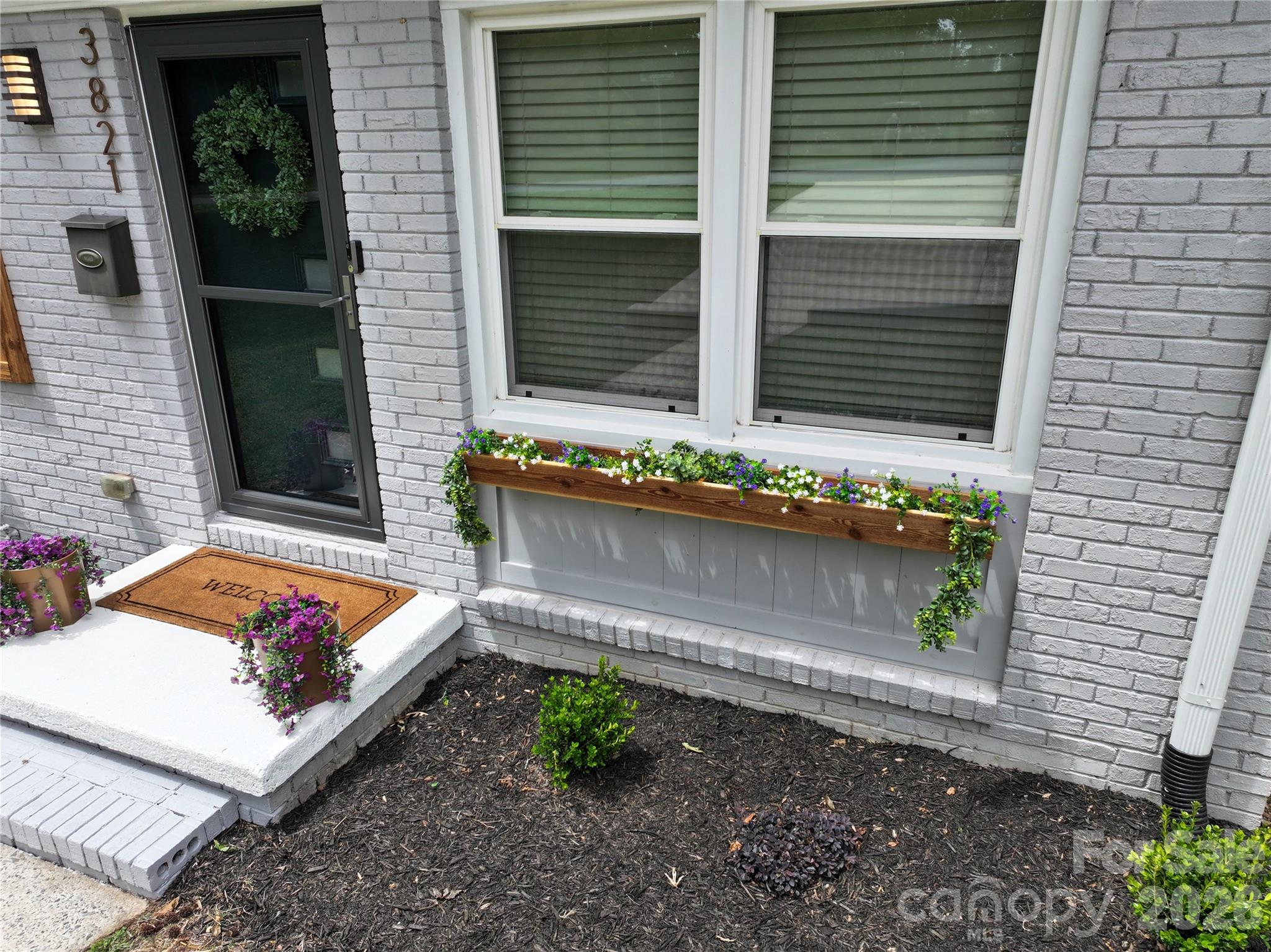 3821 Dunwoody Drive