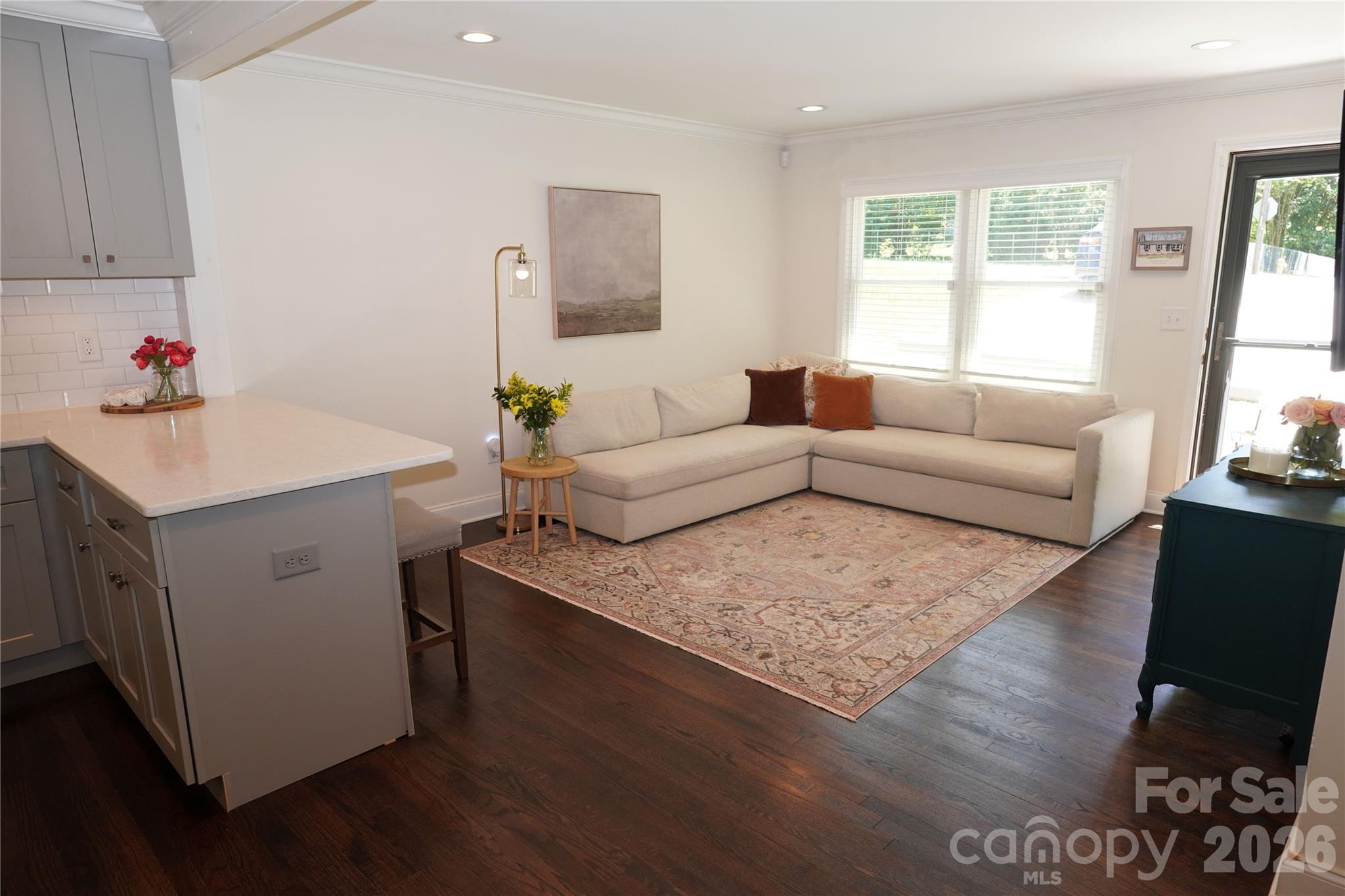 3821 Dunwoody Drive