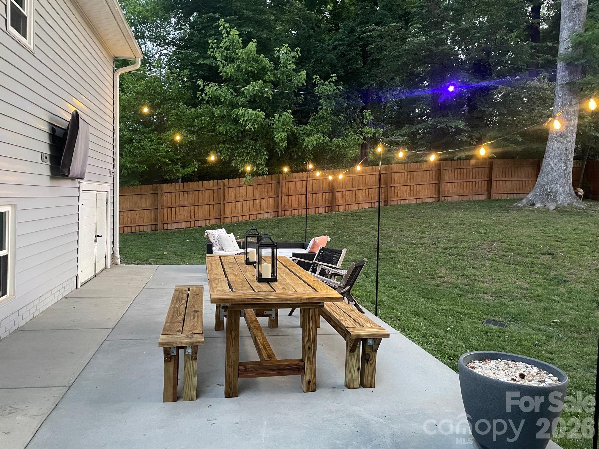 3821 Dunwoody Drive