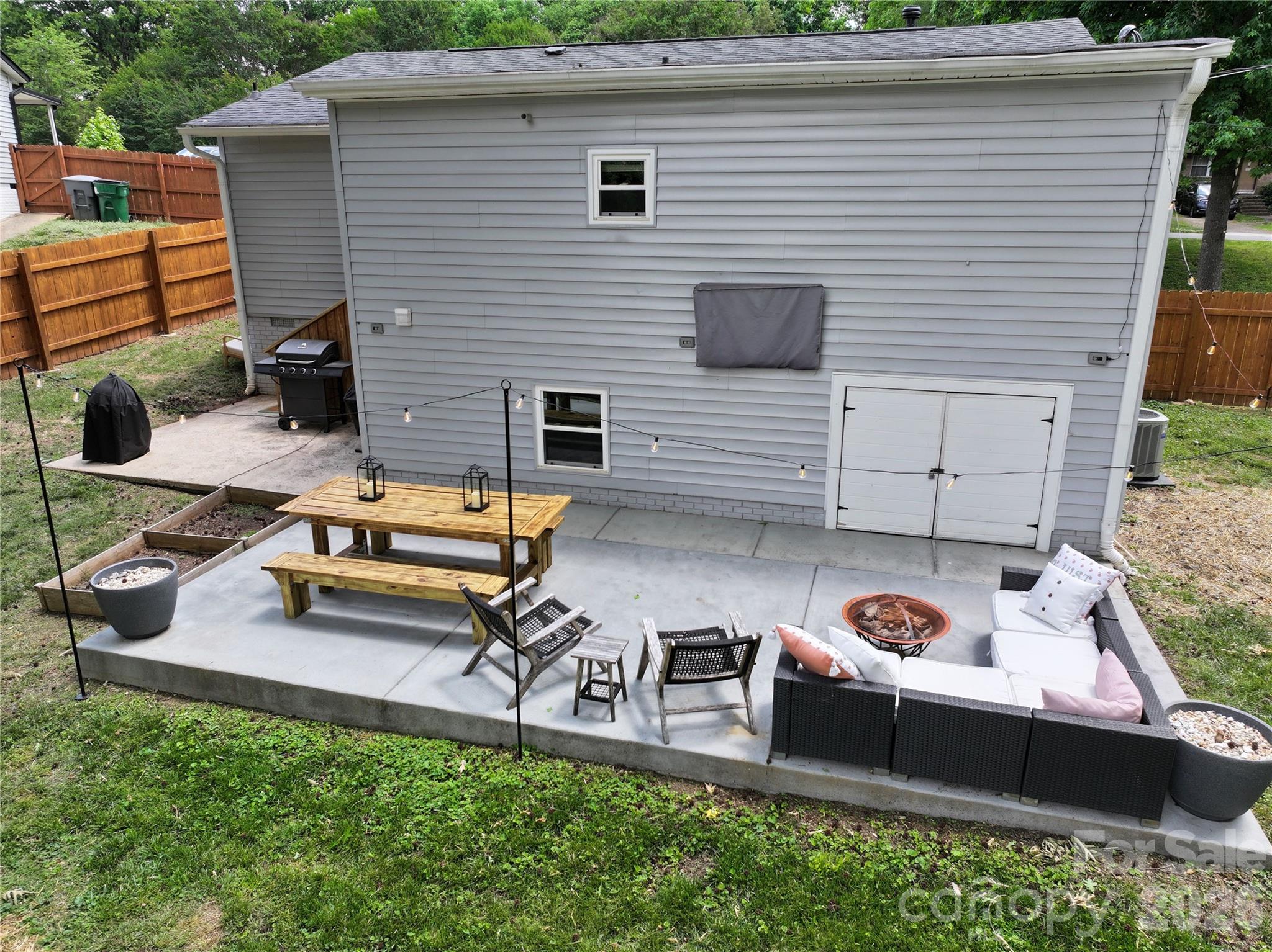 3821 Dunwoody Drive