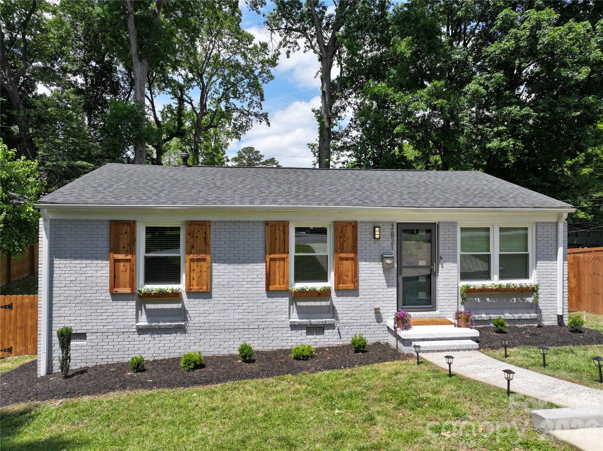 3821 Dunwoody Drive