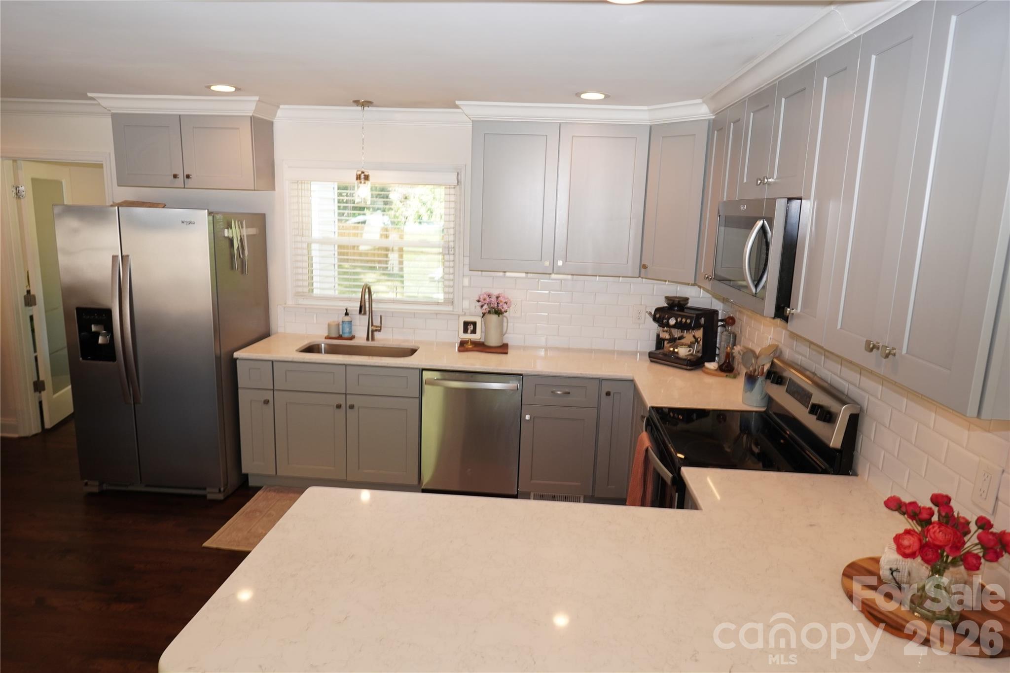 3821 Dunwoody Drive