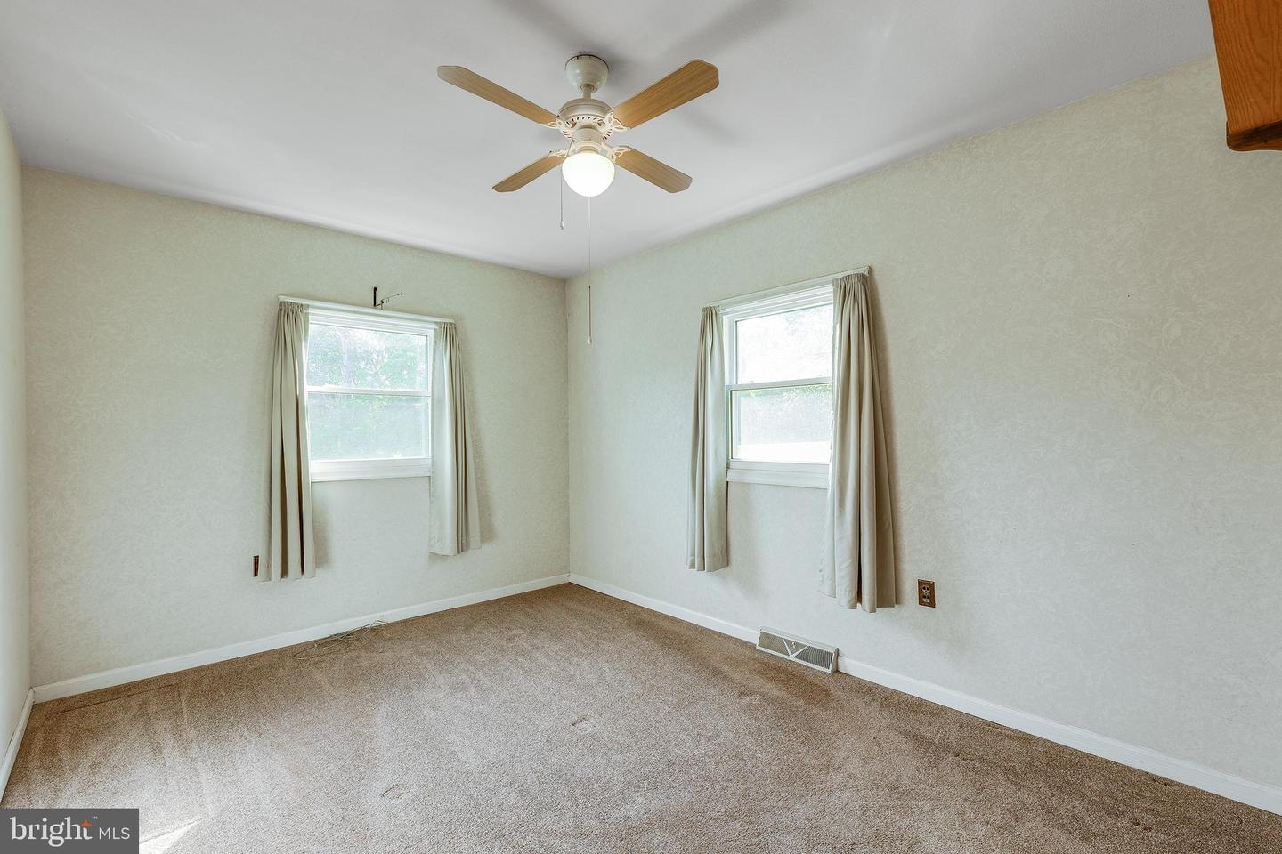 960 Furnace Hills Pike