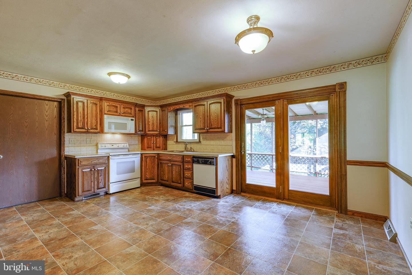 960 Furnace Hills Pike