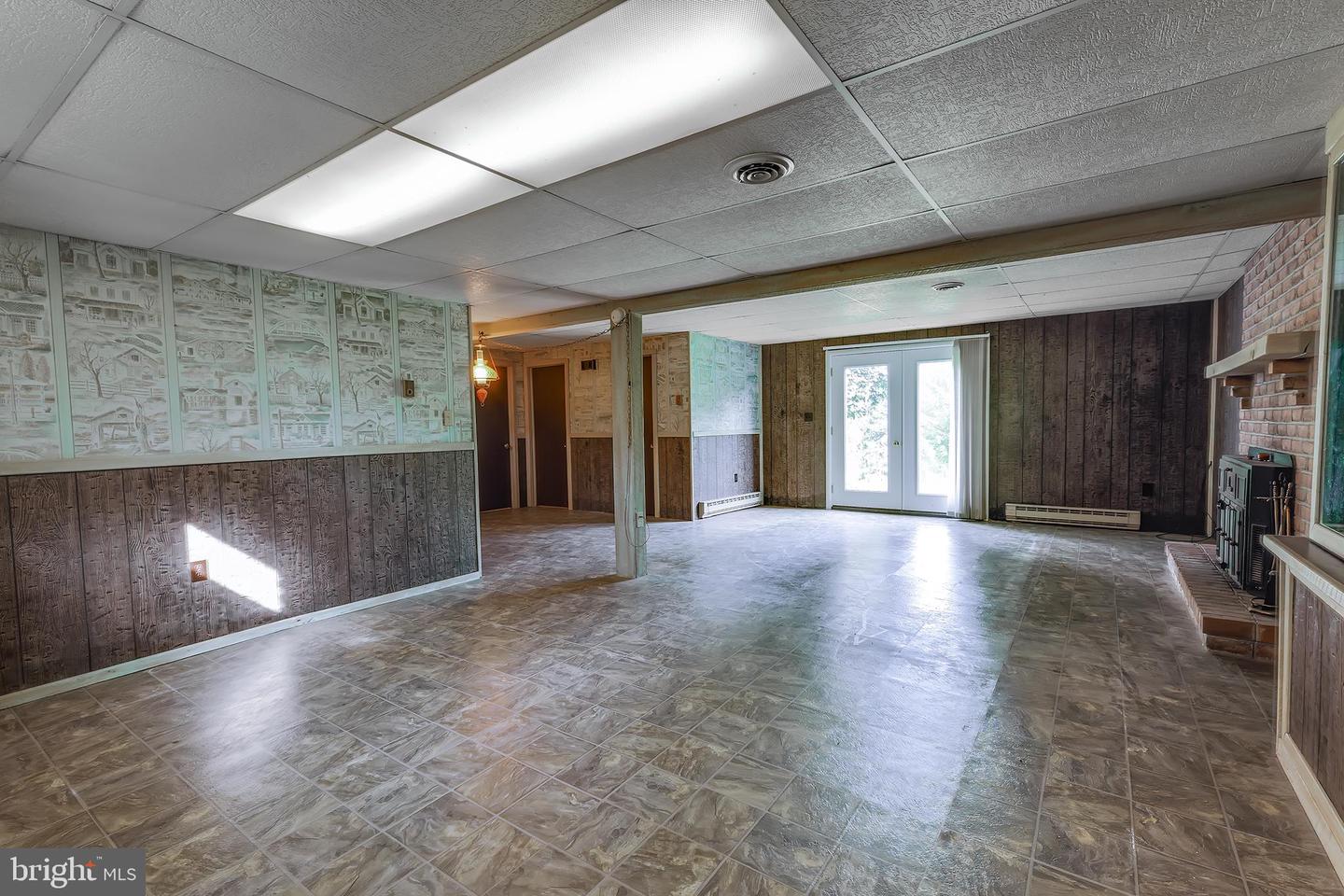 960 Furnace Hills Pike