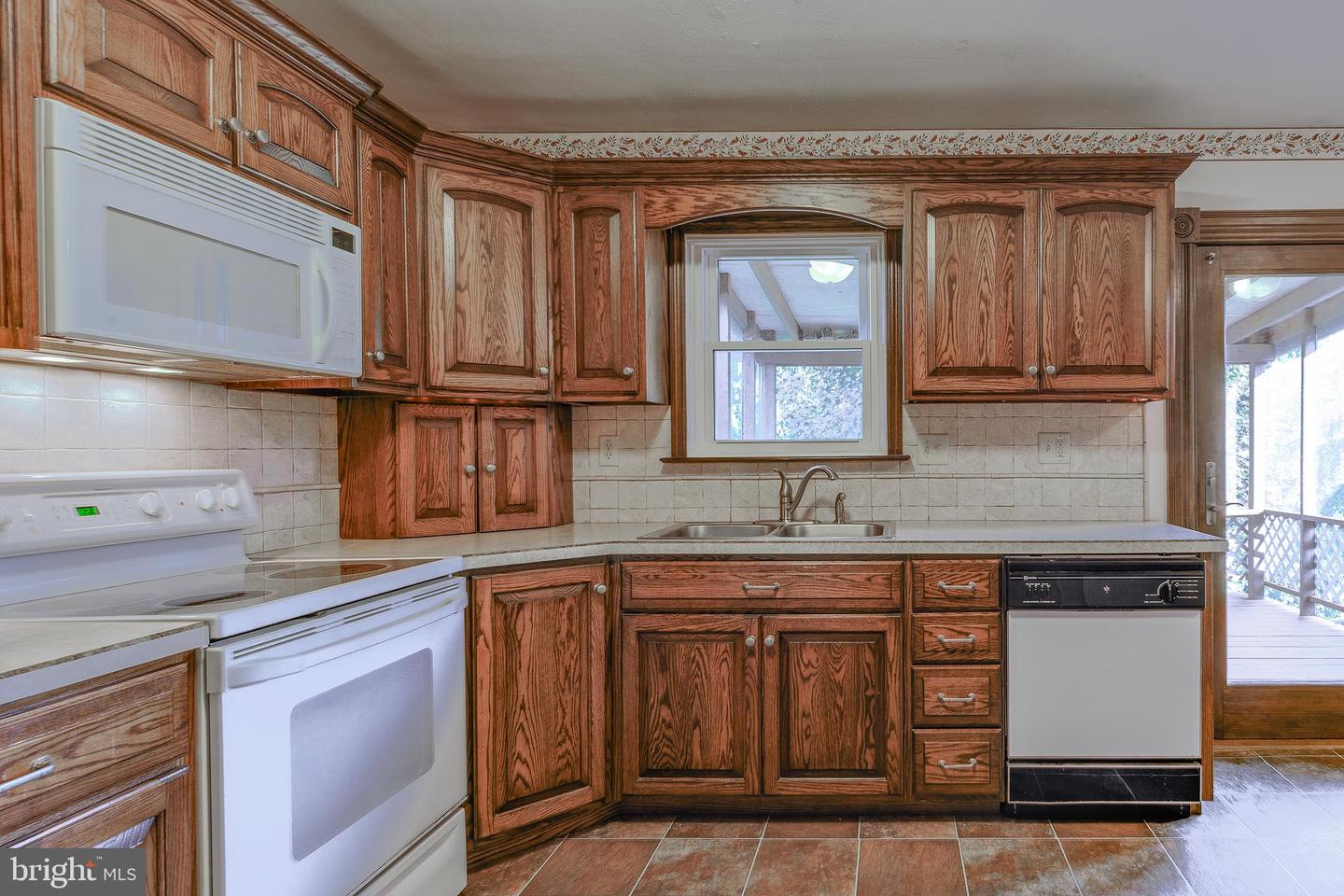 960 Furnace Hills Pike