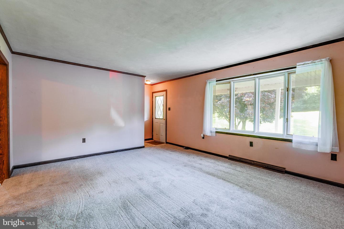 960 Furnace Hills Pike