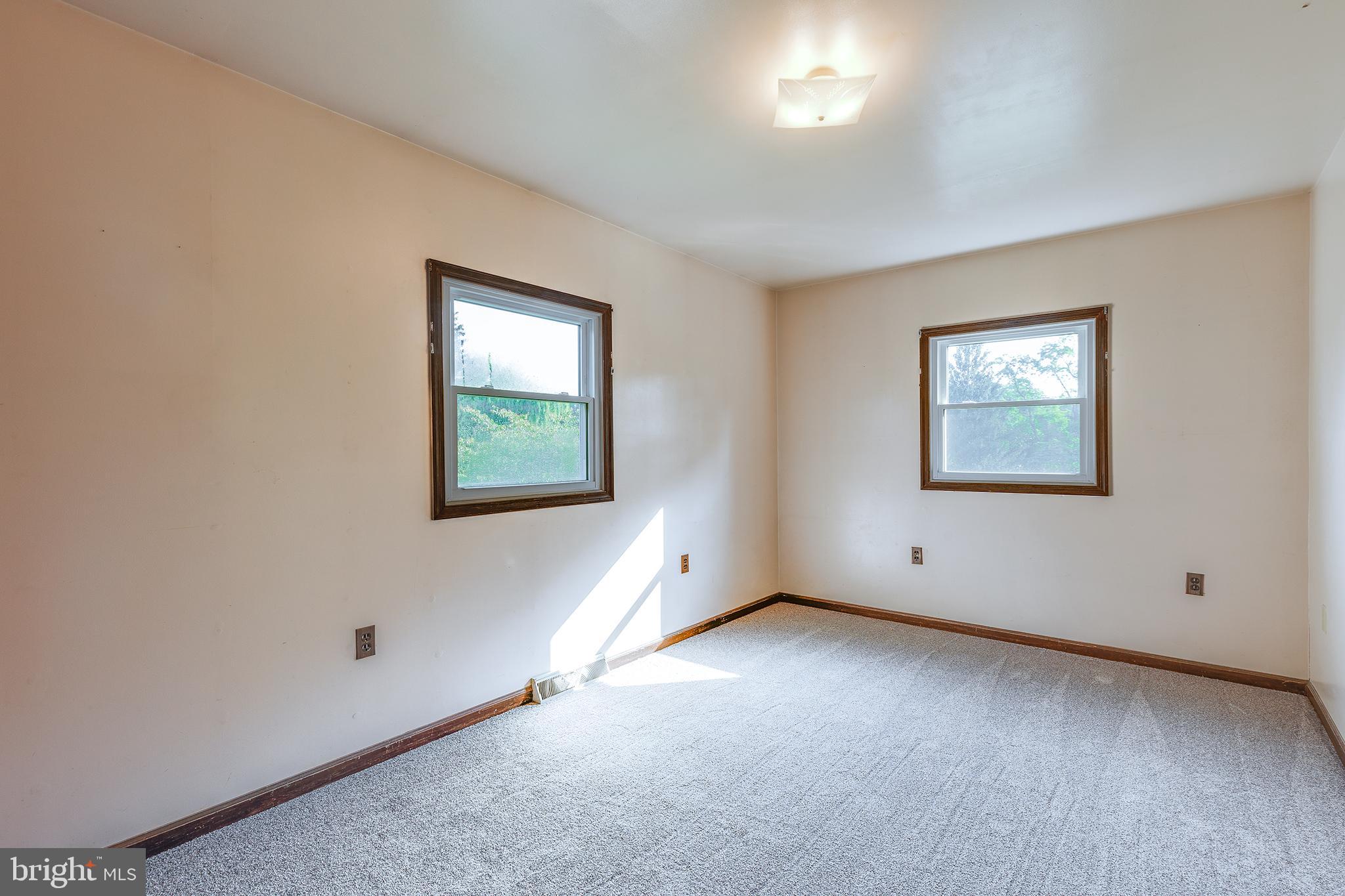 960 Furnace Hills Pike