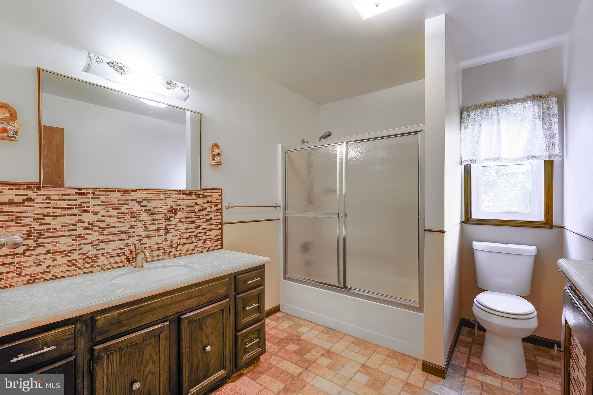 960 Furnace Hills Pike
