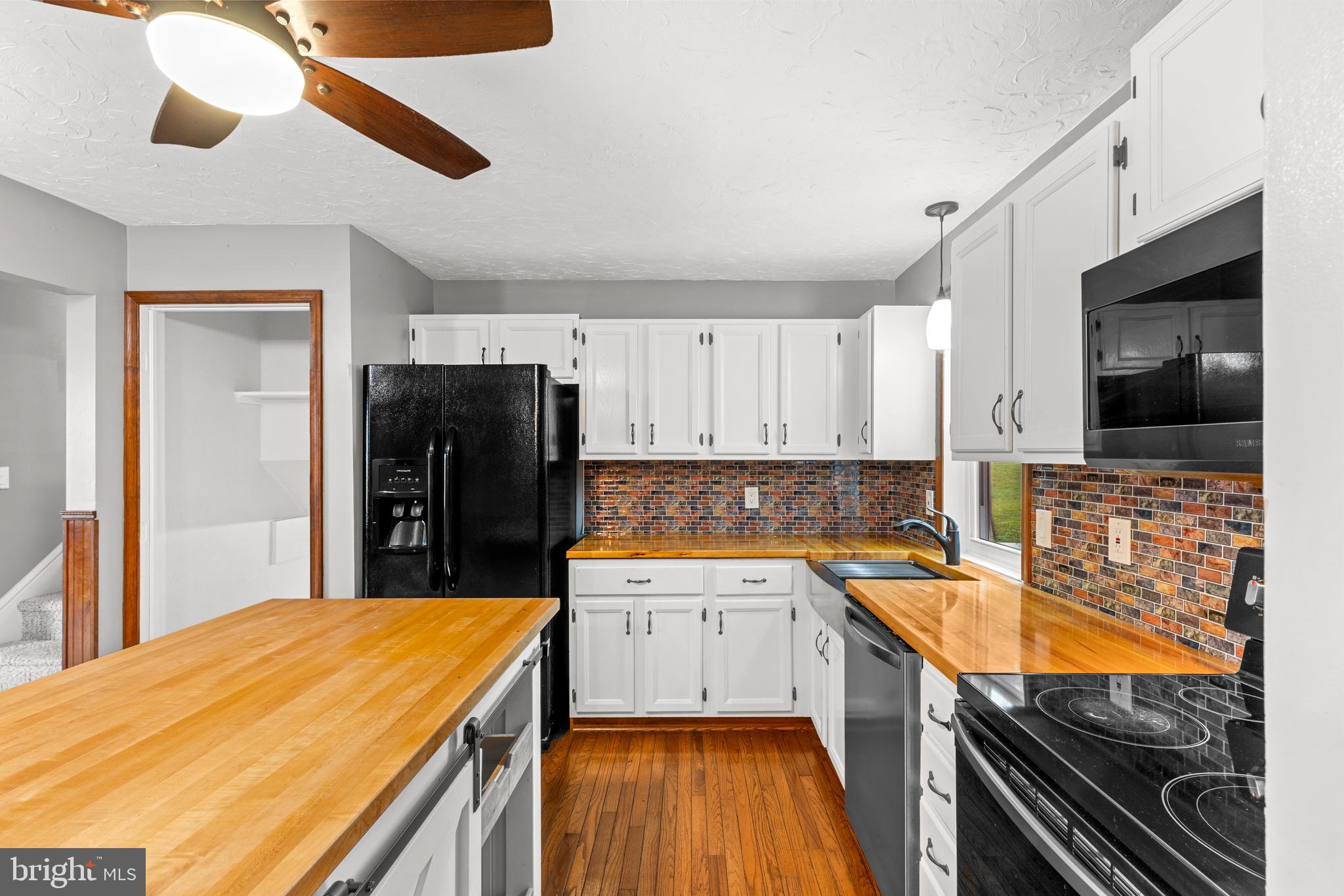 655 WHITE OAK ROAD