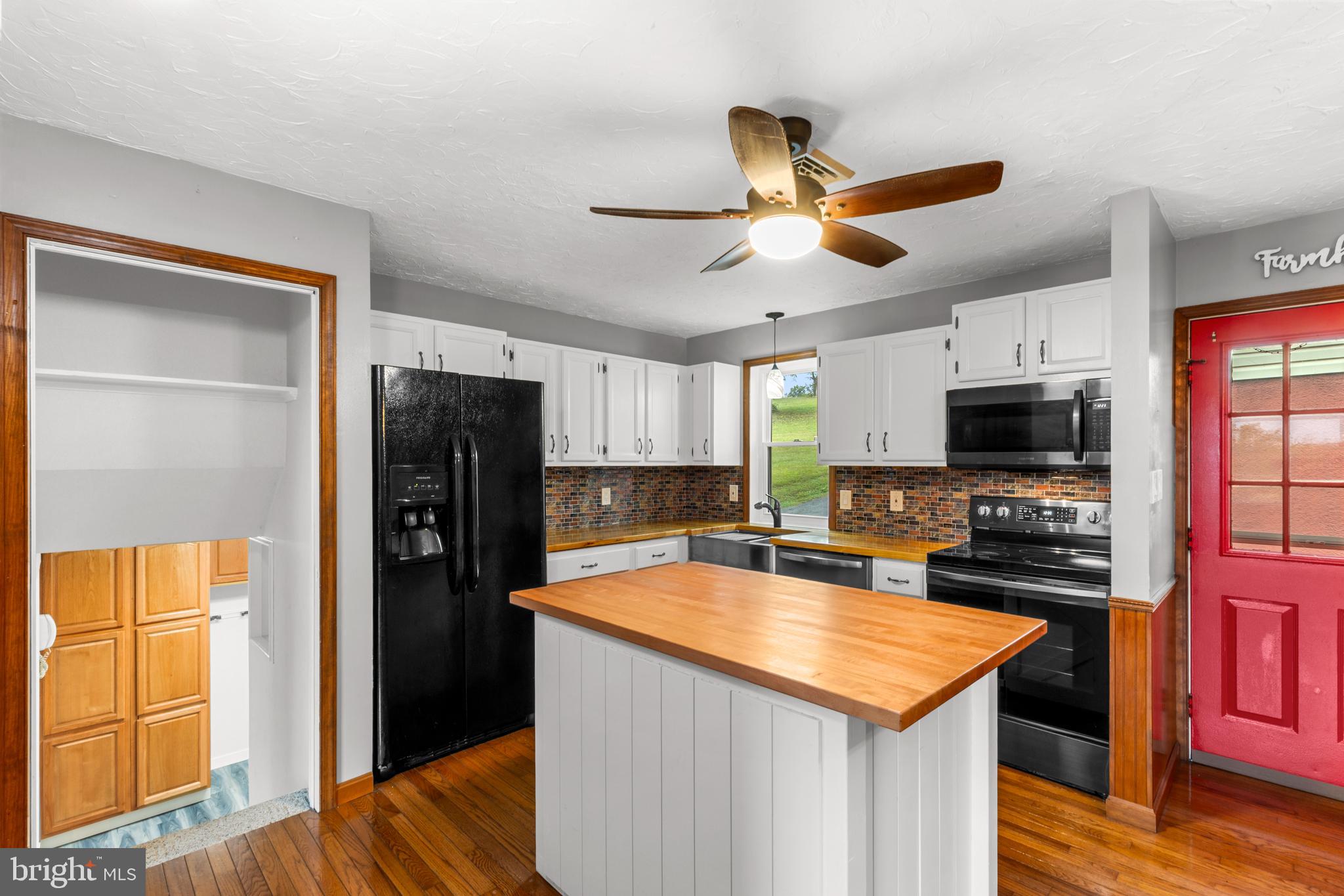 655 WHITE OAK ROAD
