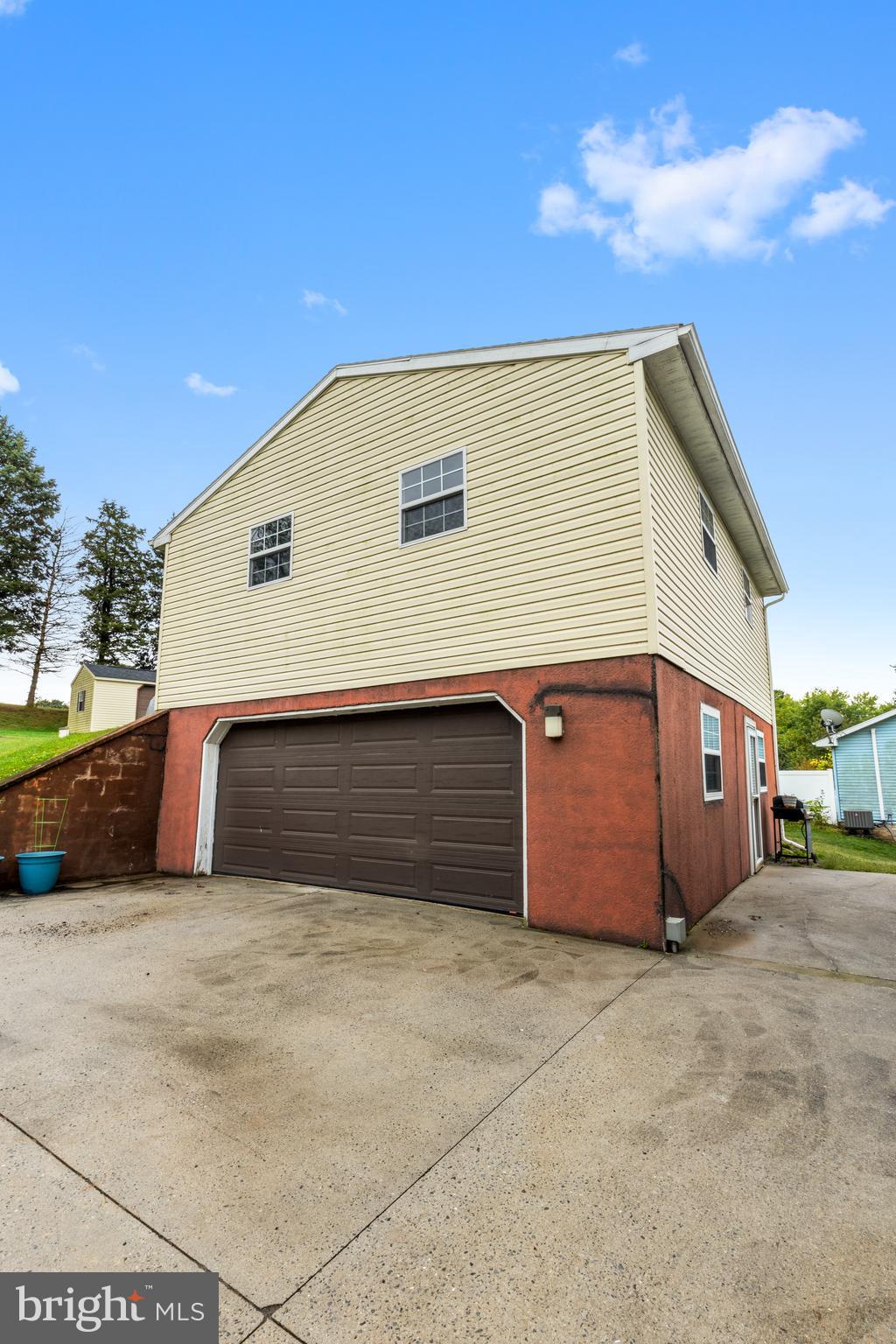 655 WHITE OAK ROAD