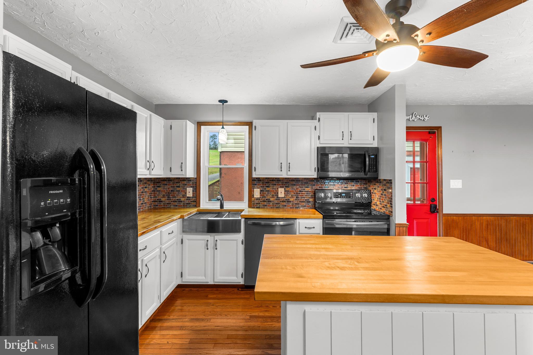 655 WHITE OAK ROAD