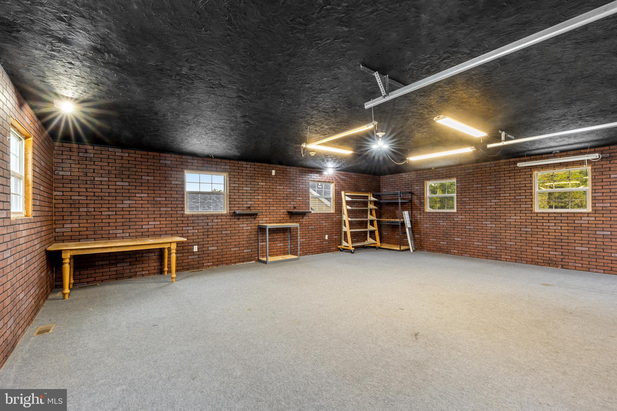 655 WHITE OAK ROAD